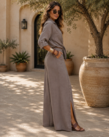 GEMMA | L'ensemble pantalon fendu boutonné sur le côté