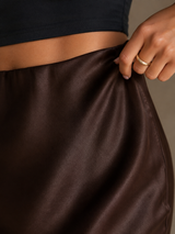 NINA | La jupe midi évasée en satin